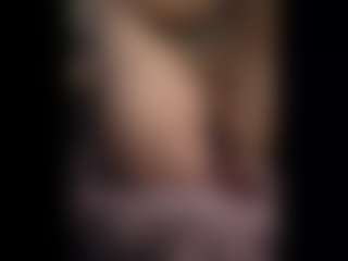 Honestlyfux's Live Sex Cam Show