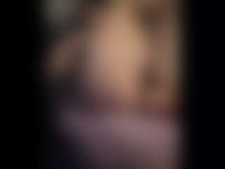 Honestlyfux's Live Sex Cam Show