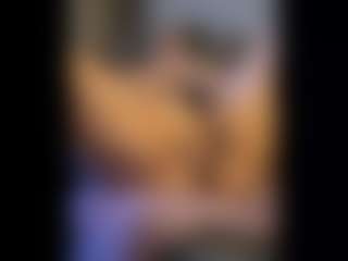 Honestlyfux's Live Sex Cam Show