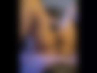 Honestlyfux's Live Sex Cam Show