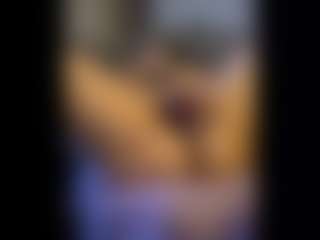 Honestlyfux's Live Sex Cam Show