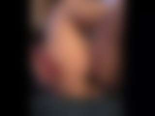 Honestlyfux's Live Sex Cam Show