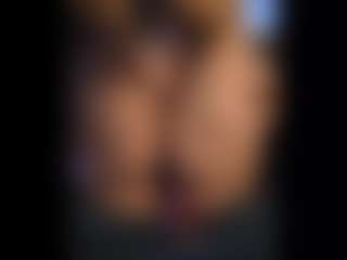 Honestlyfux's Live Sex Cam Show