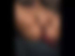 Honestlyfux's Live Sex Cam Show