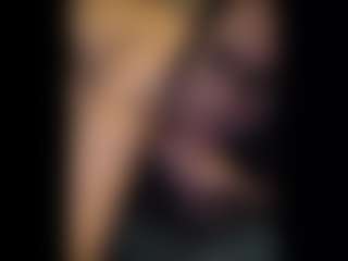 Honestlyfux's Live Sex Cam Show