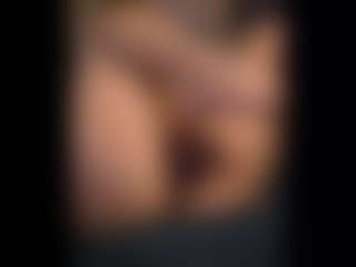 Honestlyfux's Live Sex Cam Show