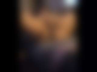 Honestlyfux's Live Sex Cam Show