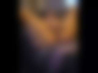 Honestlyfux's Live Sex Cam Show