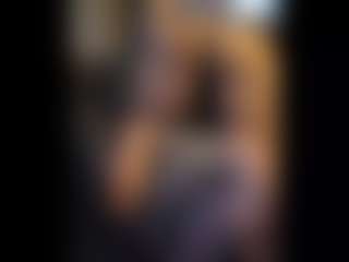 Honestlyfux's Live Sex Cam Show