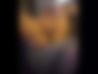 Honestlyfux's Live Sex Cam Show