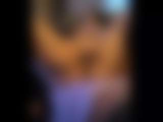 Honestlyfux's Live Sex Cam Show
