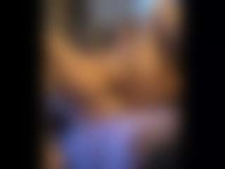 Honestlyfux's Live Sex Cam Show