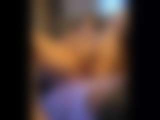 Honestlyfux's Live Sex Cam Show