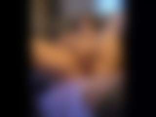 Honestlyfux's Live Sex Cam Show