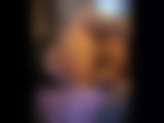 Honestlyfux's Live Sex Cam Show