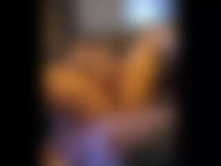 Honestlyfux's Live Sex Cam Show