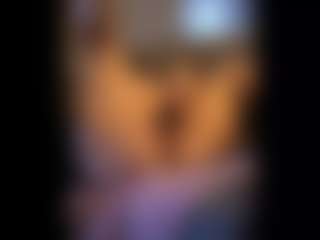 Honestlyfux's Live Sex Cam Show