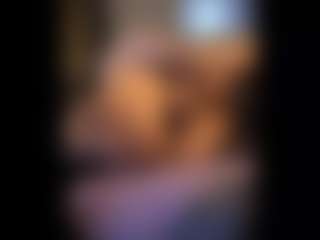 Honestlyfux's Live Sex Cam Show