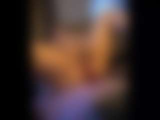Honestlyfux's Live Sex Cam Show