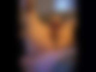Honestlyfux's Live Sex Cam Show