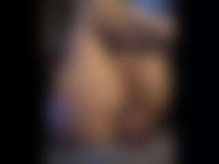 Honestlyfux's Live Sex Cam Show