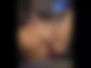 Honestlyfux's Live Sex Cam Show