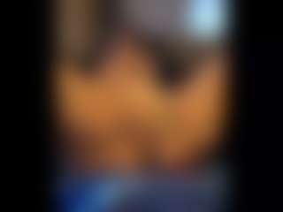 Honestlyfux's Live Sex Cam Show