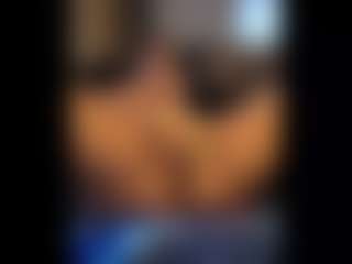 Honestlyfux's Live Sex Cam Show