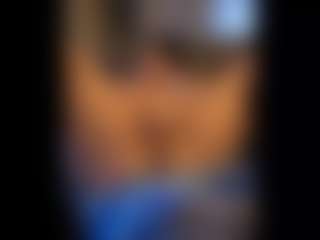 Honestlyfux's Live Sex Cam Show