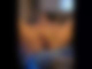 Honestlyfux's Live Sex Cam Show
