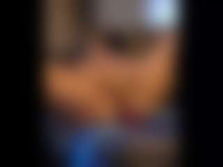 Honestlyfux's Live Sex Cam Show