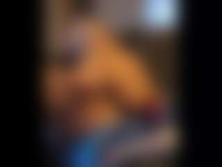 Honestlyfux's Live Sex Cam Show