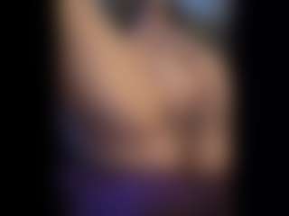 Honestlyfux's Live Sex Cam Show