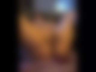 Honestlyfux's Live Sex Cam Show