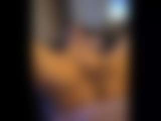 Honestlyfux's Live Sex Cam Show