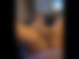Honestlyfux's Live Sex Cam Show