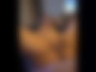 Honestlyfux's Live Sex Cam Show