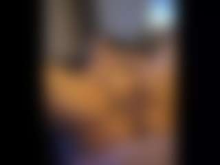 Honestlyfux's Live Sex Cam Show