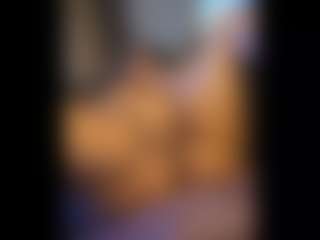 Honestlyfux's Live Sex Cam Show