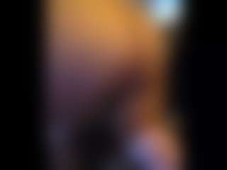 Honestlyfux's Live Sex Cam Show