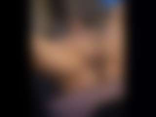 Honestlyfux's Live Sex Cam Show