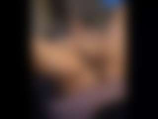 Honestlyfux's Live Sex Cam Show