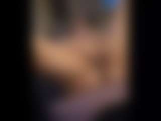 Honestlyfux's Live Sex Cam Show