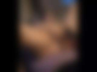 Honestlyfux's Live Sex Cam Show