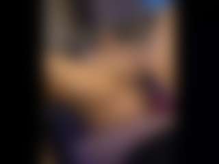 Honestlyfux's Live Sex Cam Show