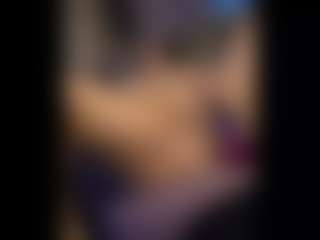 Honestlyfux's Live Sex Cam Show