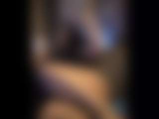 Honestlyfux's Live Sex Cam Show