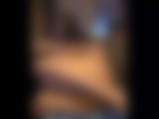 Honestlyfux's Live Sex Cam Show