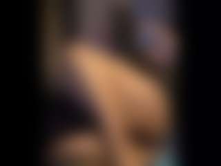 Honestlyfux's Live Sex Cam Show
