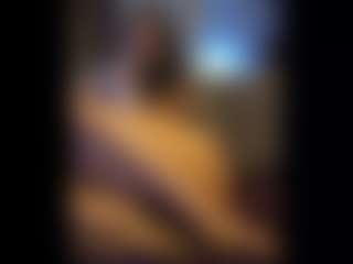 Honestlyfux's Live Sex Cam Show